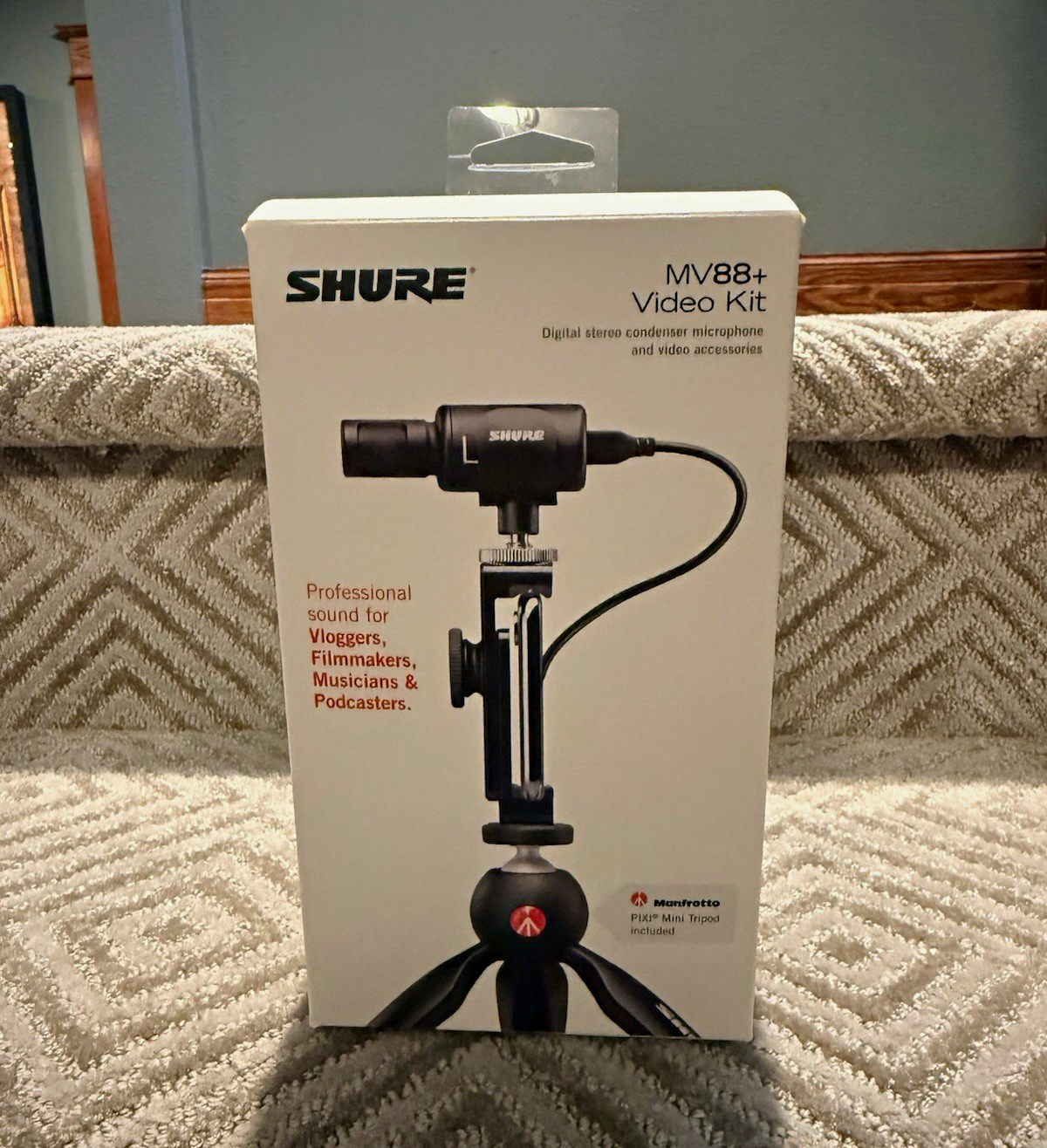 Shure MV88 Video Kit Stereo Condenser Microphone w/ Tripod for iPhone