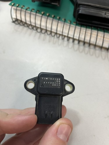 2005 Yamaha FJR1300 OEM Genuine PRESSURE SENSOR Relay Fuse Box 5JW-82380-00-00 - Picture 6 of 6