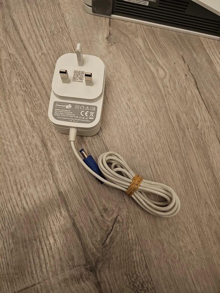 Sky Q Wireless WiFi Booster SE210 - Image 4 of 4