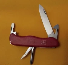 VICTORINOX - Swiss Army Adventurer 1986-1992- Lever Lock - Red - Nice Condition