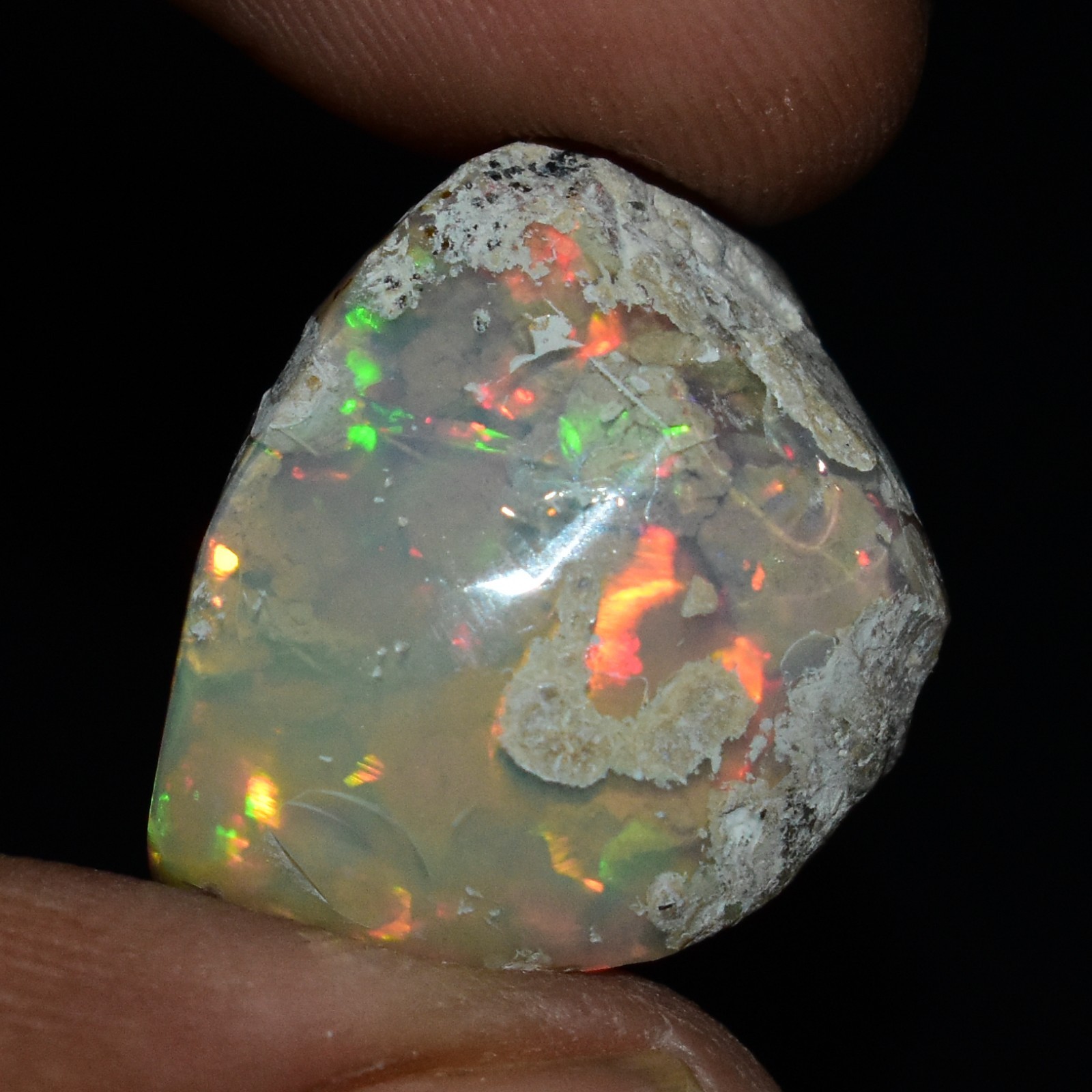 White Opal Rough 16.20  Carats, Natural Ethiopian Opal Raw For Jewelry 19X15 MM