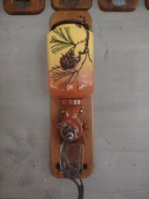 moulin à café mural de Saint Jean Du Désert (BERTY ) Pomme de Pin