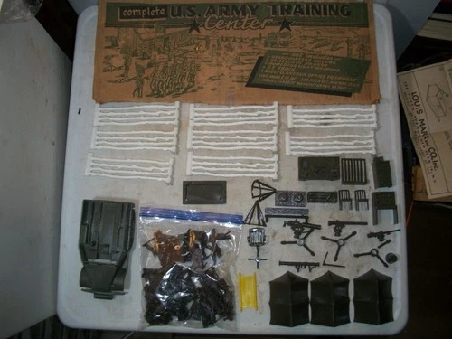MARX US ARMY TRAINING CENTER PLAY SET, 49 SOLDIERS AND OTHER PIECES AS PICTURED