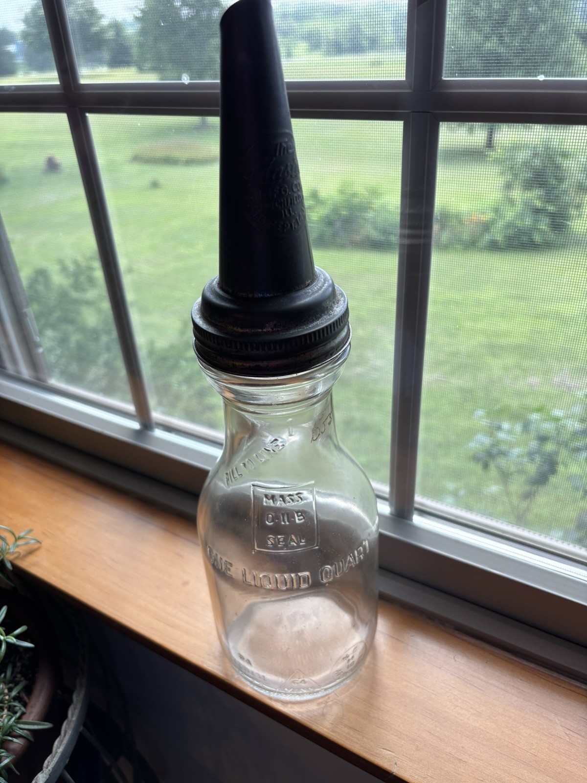 VTG The Master Mfg. Co. Motor Oil Spout & One Quart Glass Oil Bottle