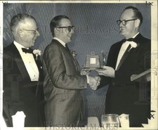 1965 Press Photo Allan Katz, reporter, honored by Orleans Parish Medical Society