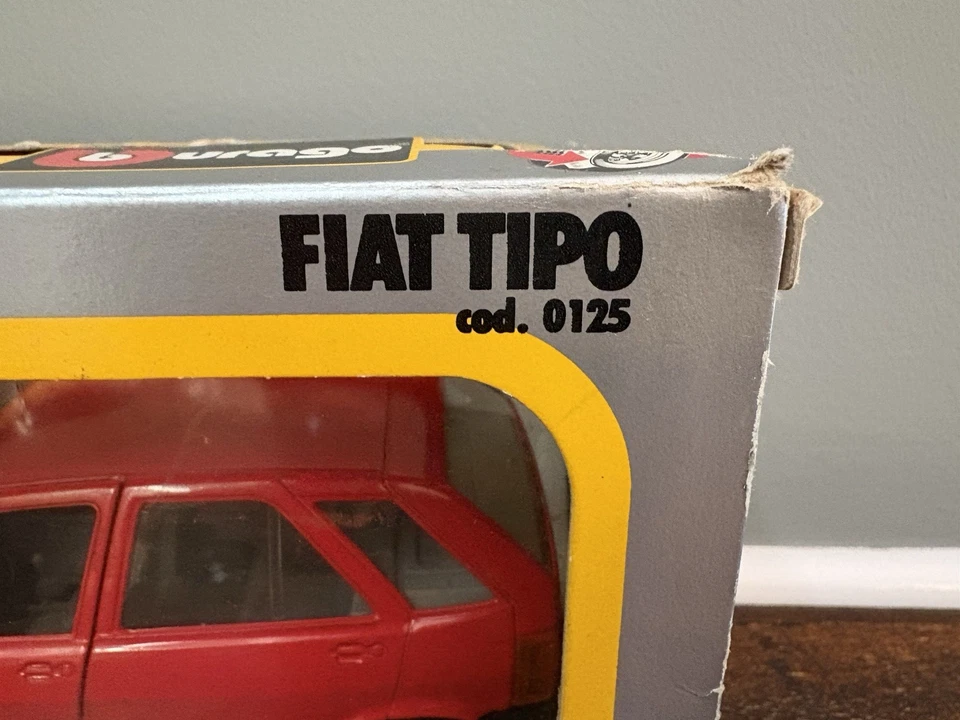 1:24 BURAGO Italia FIAT TIPO cod. 0125 Nuevo Stock Antiguo Foto 3 de 4