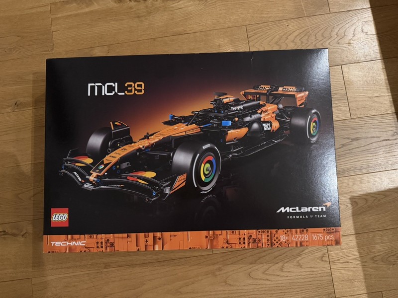 LEGO Technic | McLaren MCL39 F1 Car (42228)