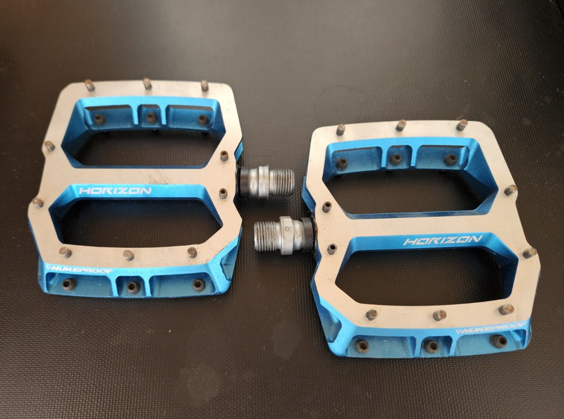 Nukeproof Horizon Flat pedals - Blue - Excellent condition