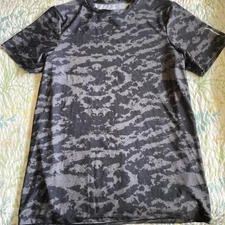 Pipeline Short Sleeve Rash Guard Shirt Size M *Check Description*