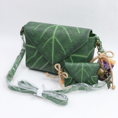 Lord of the Rings Lembas Leaf Crossbody Bag & Wallet Set LOTR BoxLunch Exclusive