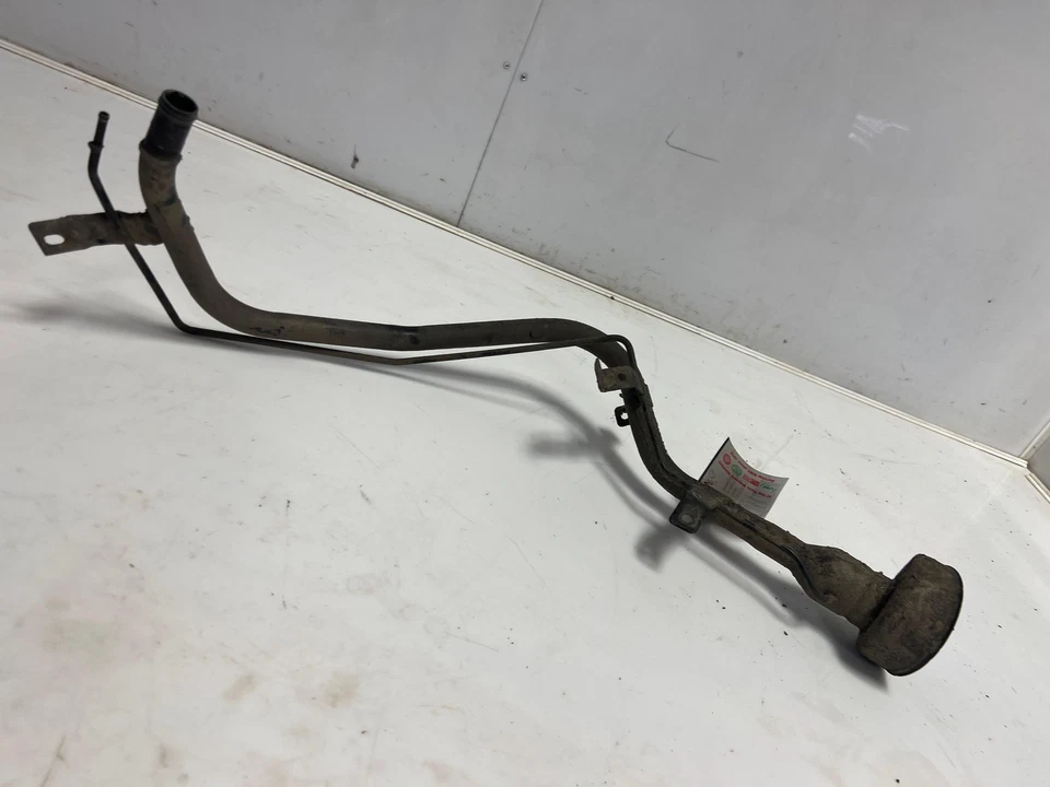Nissan 350Z 2003-2009 conjunto de cuello de llenado de combustible genuino OEM 17221EY80B Foto 2 de 3