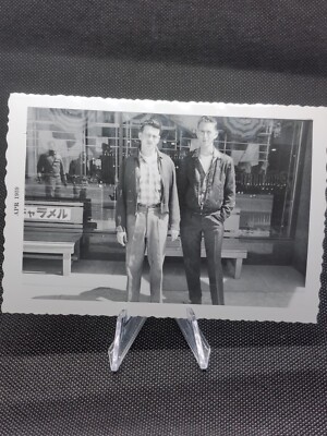 Vintage 1959 US soldier handsome guy 3 1/2 x 5 black & white deckle edge #11