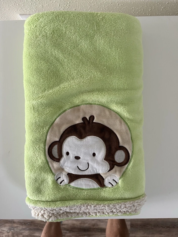 Manta bebé Beansprouts verde mono sherpa respaldo Foto 3 de 4