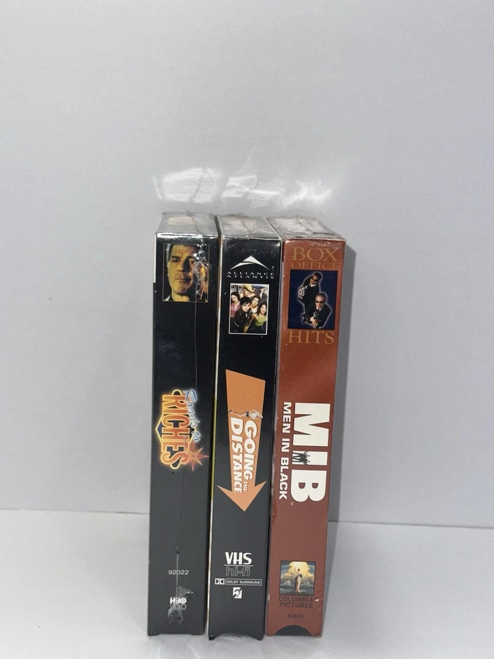 VHS Lot of 3 Comedy Classics – Men in Black, Going the Distance, Road to Riches Foto 2 de 2