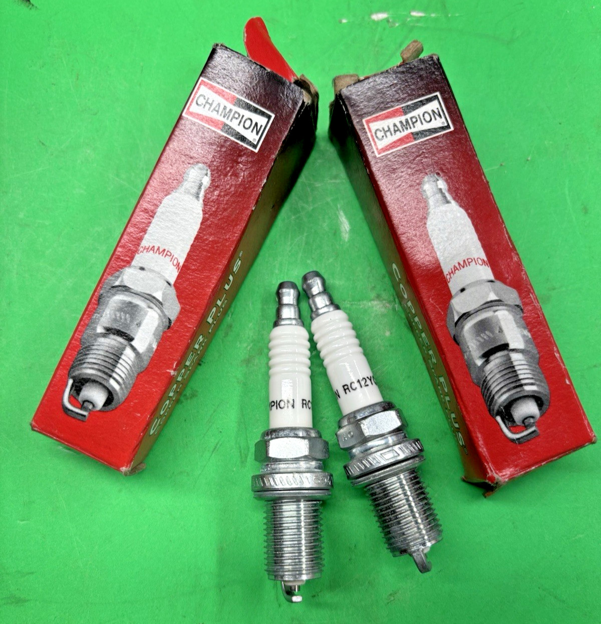 CHAMPION 71 SPARK PLUG RC12YCLOT OF 2FREE SHIPPINGFORD CASE IH JOHN DEERE