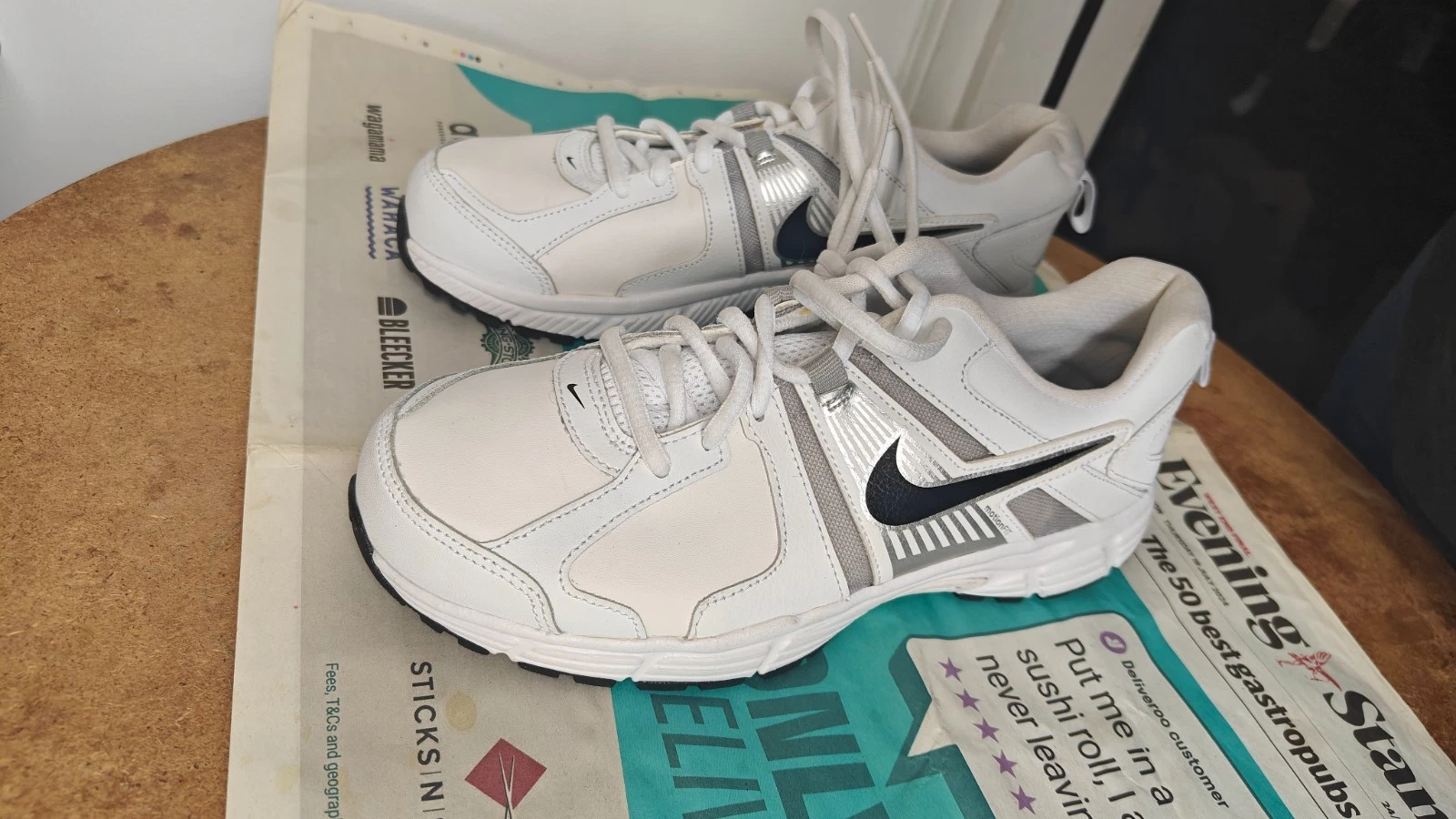 Uomo Gioventù UK Taglia 6 Nike Dart 10 Bianco Taglia 6 Taglia EU 39 US Taglia 6 5