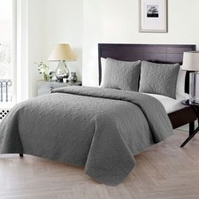 VCNY Home Caroline Embossed Quilt Set 1