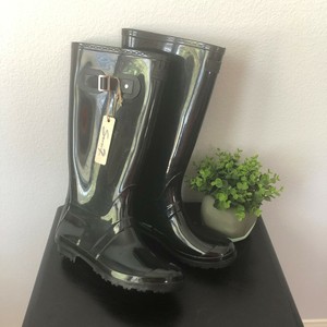 seven rain boots