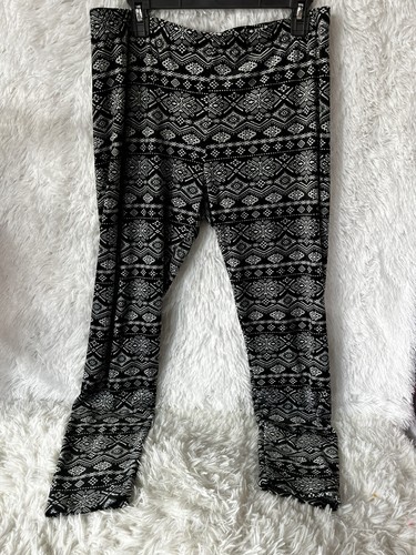No Boundaries Women's Black/White Aztec Patterned Fleece Leggings Size XXL  19 | eBay