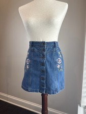 Mud Embroidered Denim Mini Skirt Button Front Floral Jean Skirt Size 1 Boho Y2K