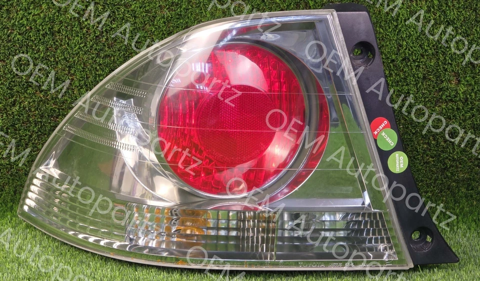 Par de luces traseras izquierda y derecha OEM usado Lexus Altezza IS200 IS300 SXE10 Foto 2 de 4