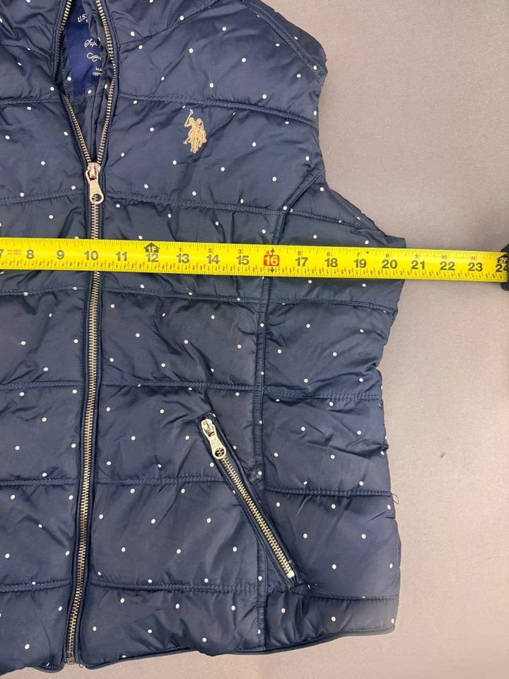 US Polo Assn. Chaleco acolchado a lunares azul marino con cremallera completa para mujer talla L Foto 3 de 4