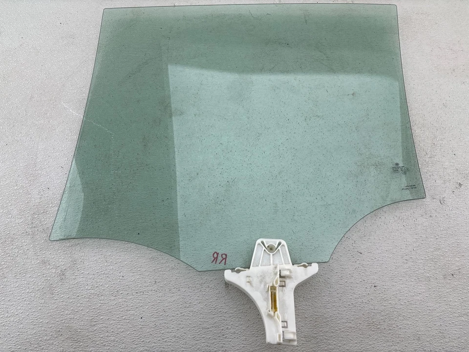 2010-2014 Volkswagen GTI Rear Right Door Window Glass OEM - Image 3 of 3