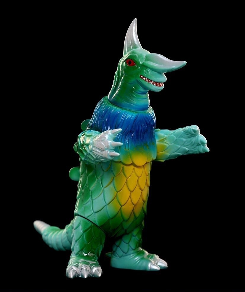 Bullmark Ultraman Series Oil Drinker Kaiju Green Yellow Figure