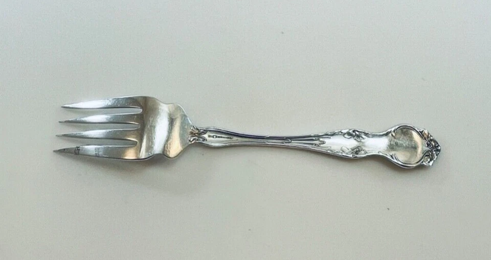 Garfo para servir carne fria prata esterlina violeta Wallace - 8 3/8" - Sem monograma - Imagem 2 de 3