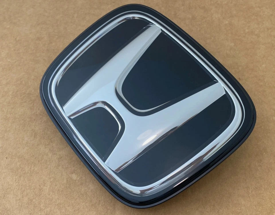 75710-30A-A01 HONDA Accord 2023/24/2025 Front Grille Emblem Logo ACC Radar - Image 2 of 3