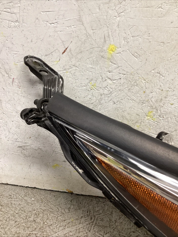 2017-2022 Toyota Prius Prime RIGHT RH PASSENGER SIDE HEADLIGHT OEM W/O MODULE - Image 2 of 4