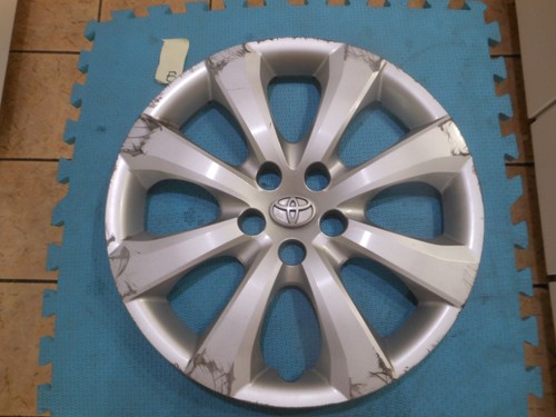 Original Toyota Corolla Hubcap – 16" Factory Wheel Cover (2020–2024) – Refinished