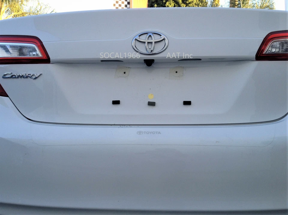 Kit de cámara de reversa trasera Toyota Camry L LE SE XLE para 2012, 2013, 2014 Plug & Play Foto 3 de 4