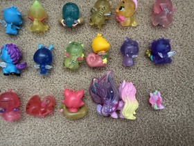 Hatchimals LOT of 35 Figures & Nests