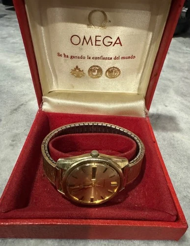 Omega Seamaster  166.032 CAL 752 Automatic Day  Date 36MM Running service Needed