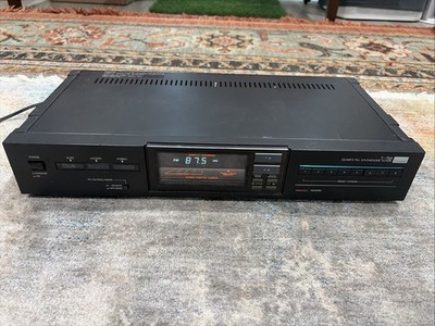 Vintage Sansui T-700 Quartz PLL Synthesizer AM/FM Stereo Tuner JAPAN WORKS GREAT