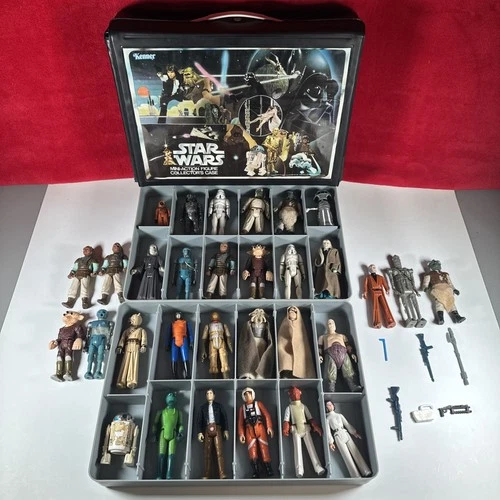 Vintage Kenner Star Wars Action Figure Collector's Case + 31 INCOMPLETE Figures