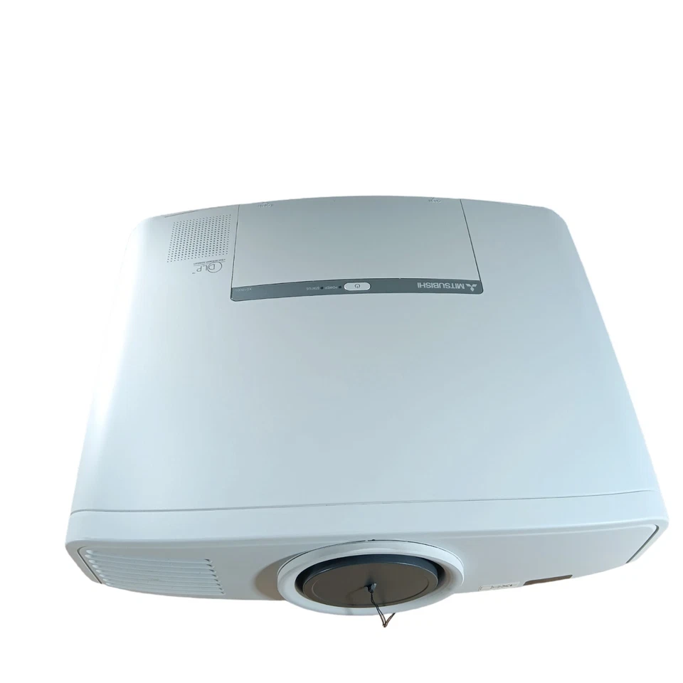 Mitsubishi XD1000U VGA/DVI-D DLP Video Projector 3000 Lumens 1280x1024 - Image 3 of 4