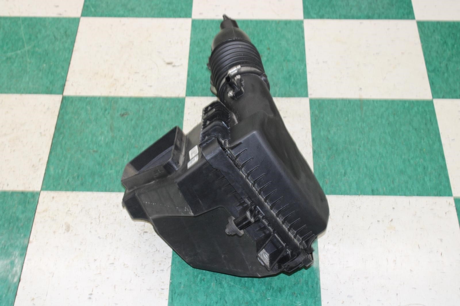 15-17 Mustang 5.0L Motor Engine Intake Air Cleaner Filter Box Housing Factory OE