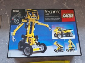 Vintage Lego Technic 8852 Robot 100% complete + original box 1987!