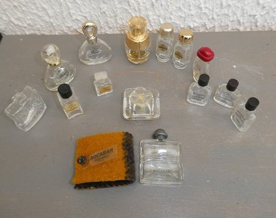 KONVOLUT VON 14 MINIATUREN VON PARFÜMFLAKONS VERSCHIEDENER MARKEN. LEER