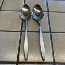 EKCO CORSAIR STAINLESS FLATWARE LOT OF 2 SOLID OVAL SERVING SPOONS JAPAN