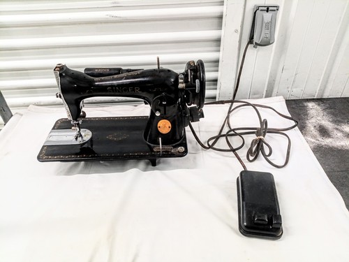 Vintage Singer Sewing Machine 15-91. AH268496. Will Need Servicing