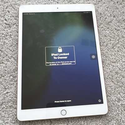 Apple iPad 10.1in 32GB Wi Fi Gold Tablet, Fingerprint Scanner, Locked