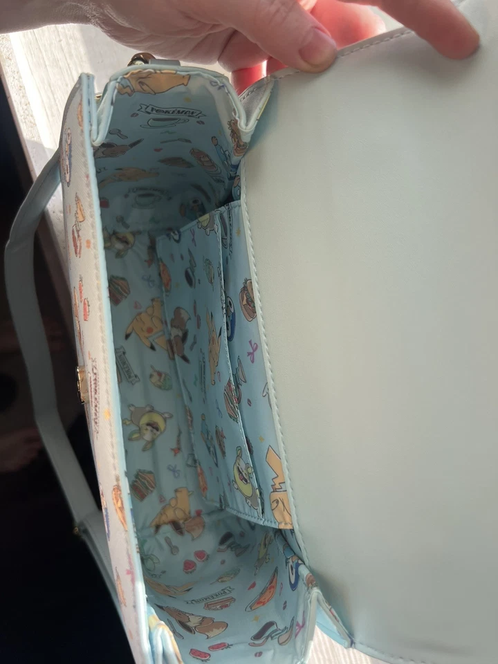 Pokemon кафе через плечо Loungefly Pikachu Baby синий сумочка новый никогда не б/у - Изображение 4 из 4