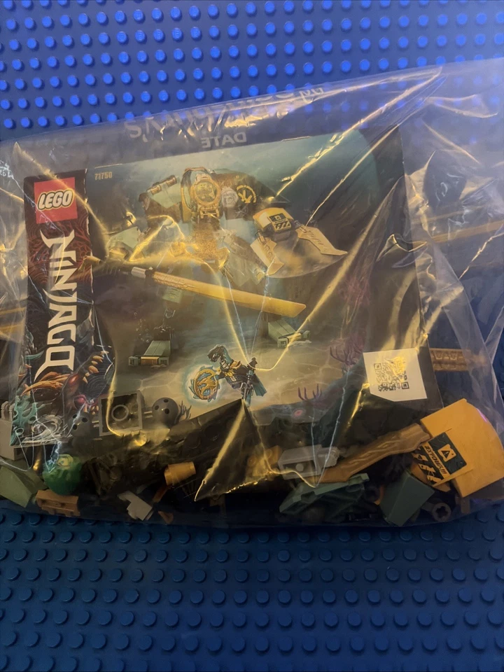 LEGO Ninjago 71750 Lloyd's Hydro Mech, photo 1 of 2
