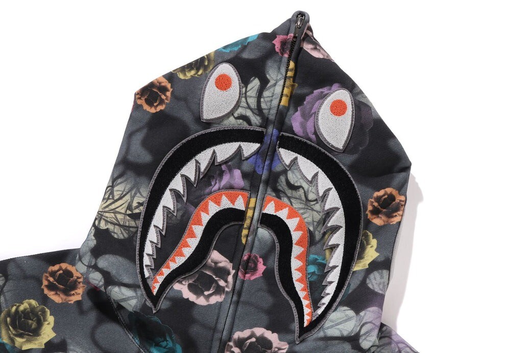a bathing ape floral camo shark エイプ　パーカー BAPE Floral Camo Shark Relaxed Fit Full Zip Hoodie Ivory