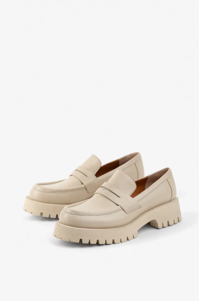 ❤️NEW 😱 Cream loafers tractor sole🔥 shoes brogues demi comfortable oxfords 👞 - Image 2 of 4