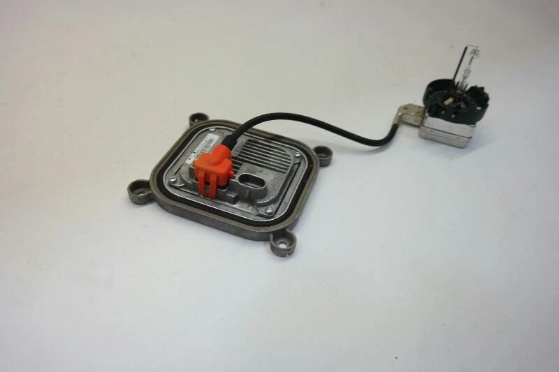 Lincoln MKZ LH 2010 módulo de xenón izquierdo y bombilla  Foto 3 de 4