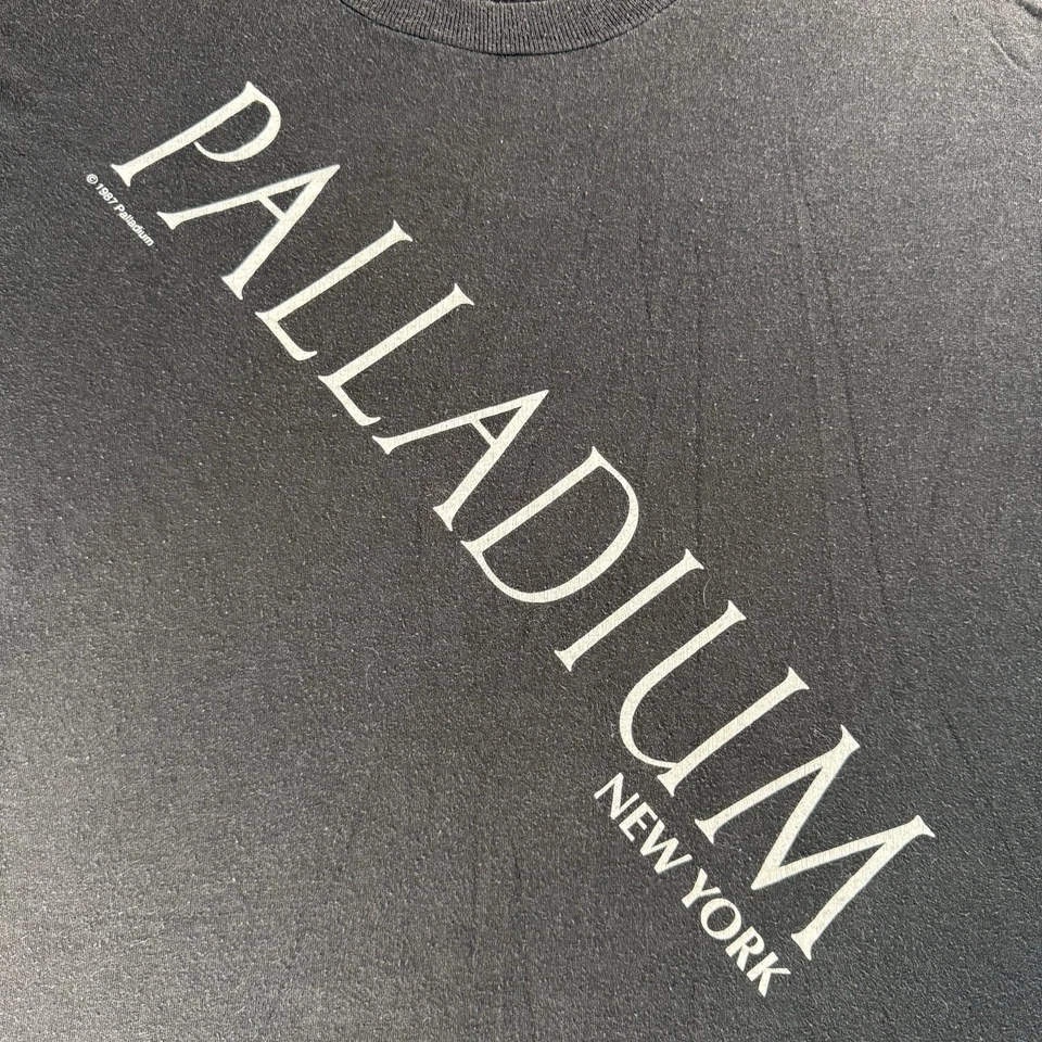 VINTAGE 1987 NYC THE PALLADIUM WORLD FAMOUS NIGHTCLUB T-SHIRT STUDIO 54 LARGE - Image 2 of 4